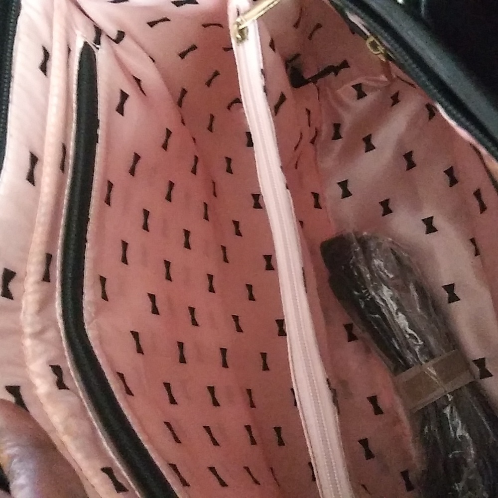 Handbag - Picture 2 of 3